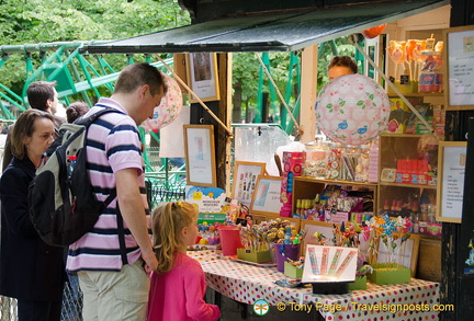 Souvenir shop for kids next to the playground